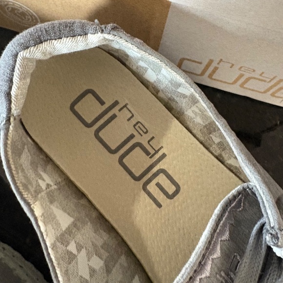 NEW IN BOX - WENDY HEY DUDE - HAND BEADED - SZ 7 - Picture 14 of 15